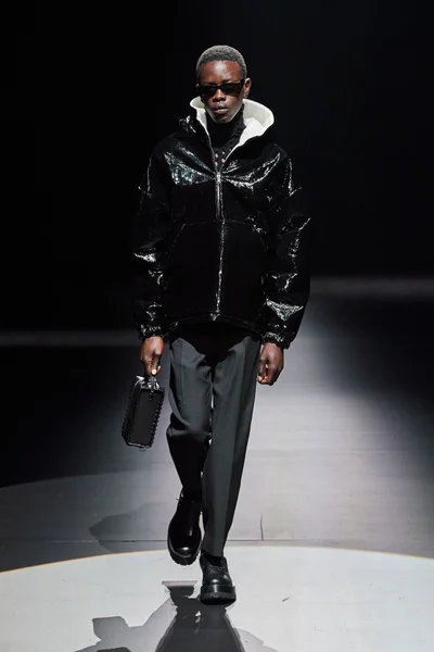 Look 24